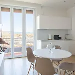 Floor With Elevator - Fantastic View Florenz
